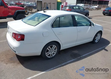 2009 Volkswagen Jetta Tdi z USA, uszkodzony, nr VIN 3VWRL71K79M062882
